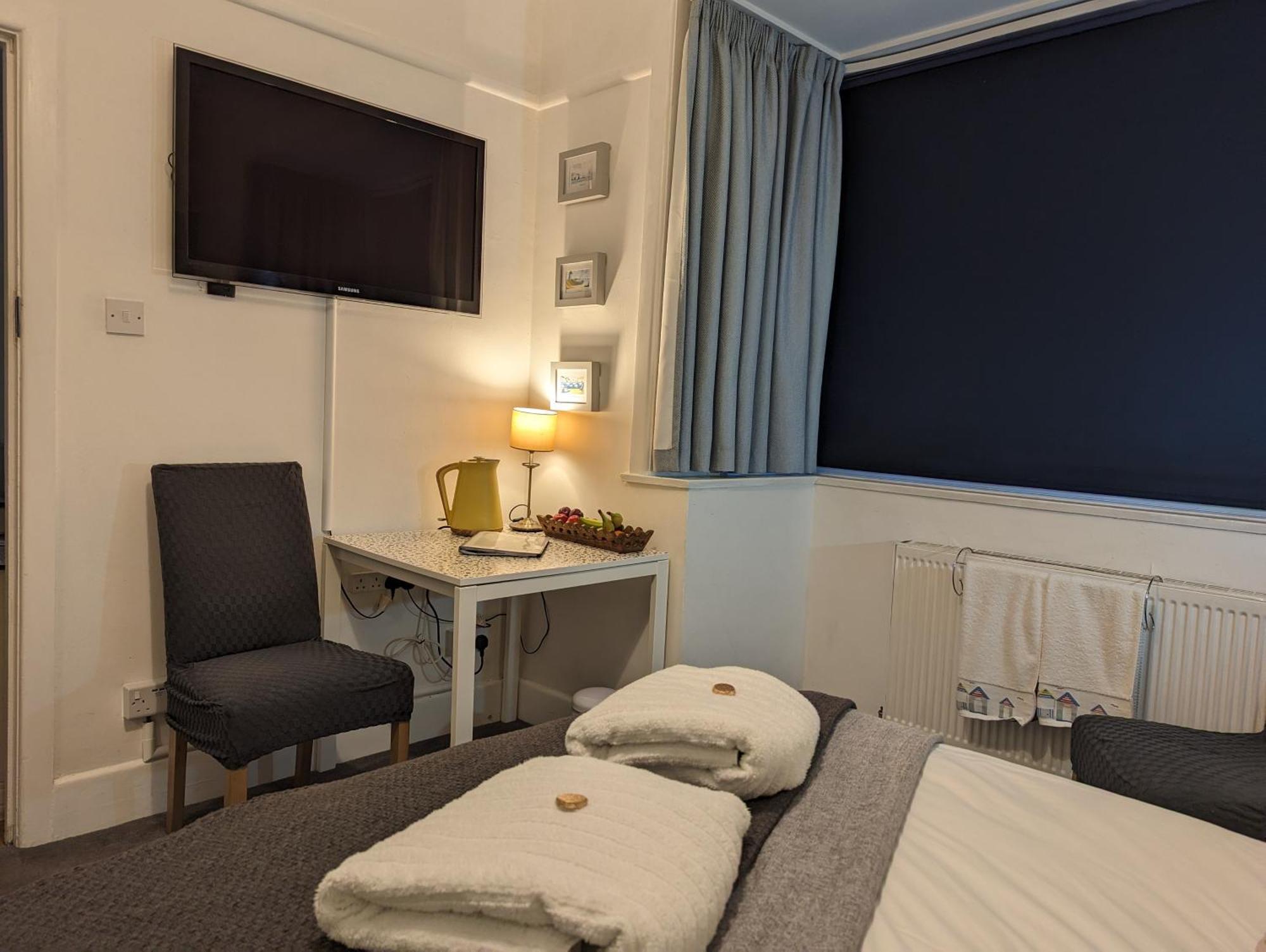 En-Suite Nook Near Forest & Sea, Super Value With Fridge, Microwave And Tv ลีมิงตัน ภายนอก รูปภาพ